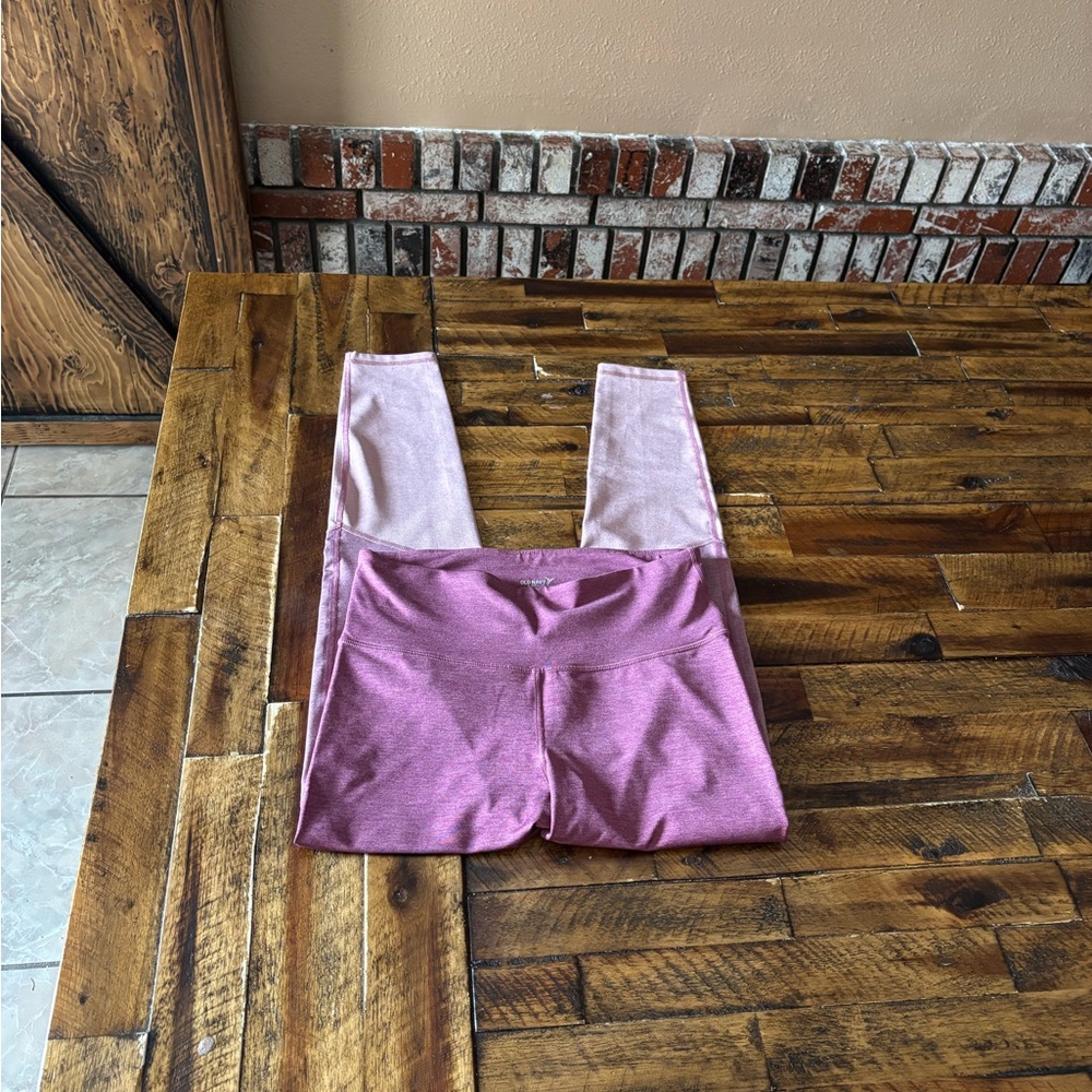 Old Navy Women’s Mauve Leggings
